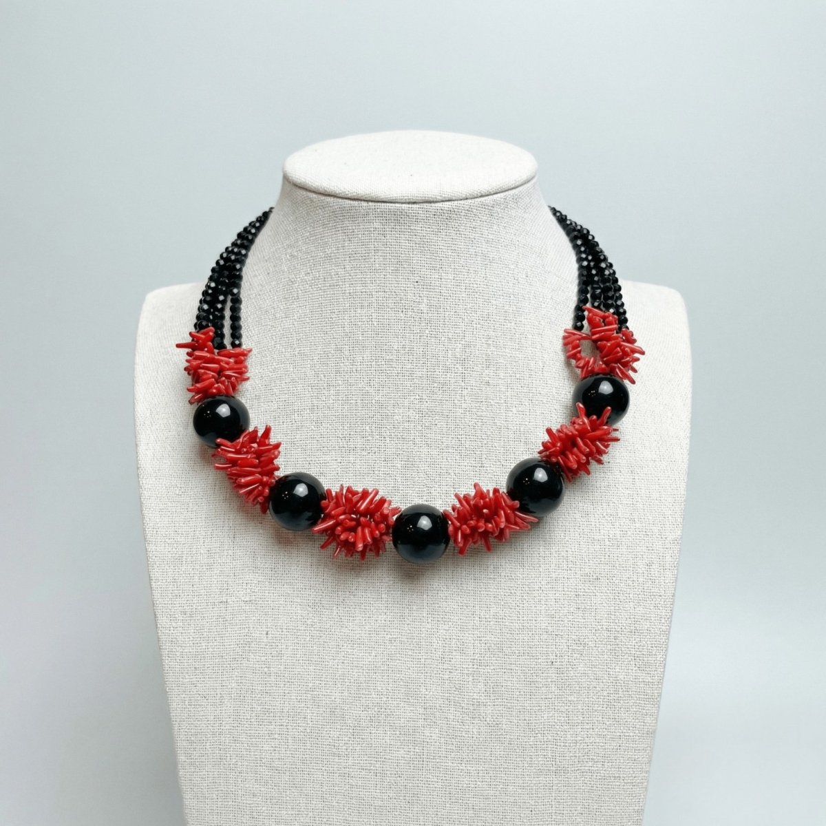 Black Onyx and Red Coral Necklace - Thumbnail 2