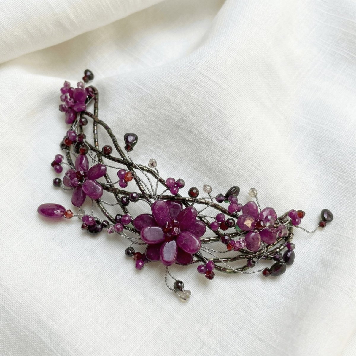 Indian Ruby Hair Vine - Thumbnail 2